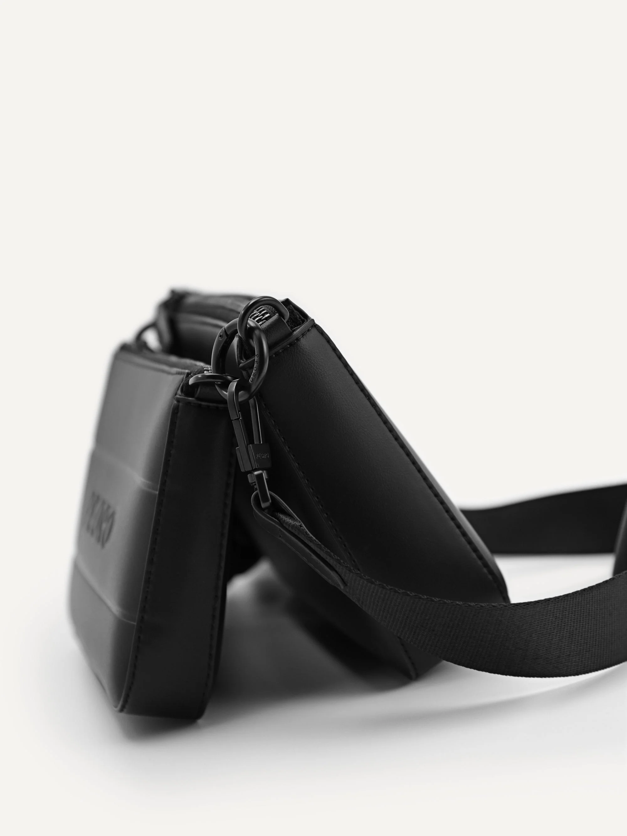 Frank Sling Bag - Image 4