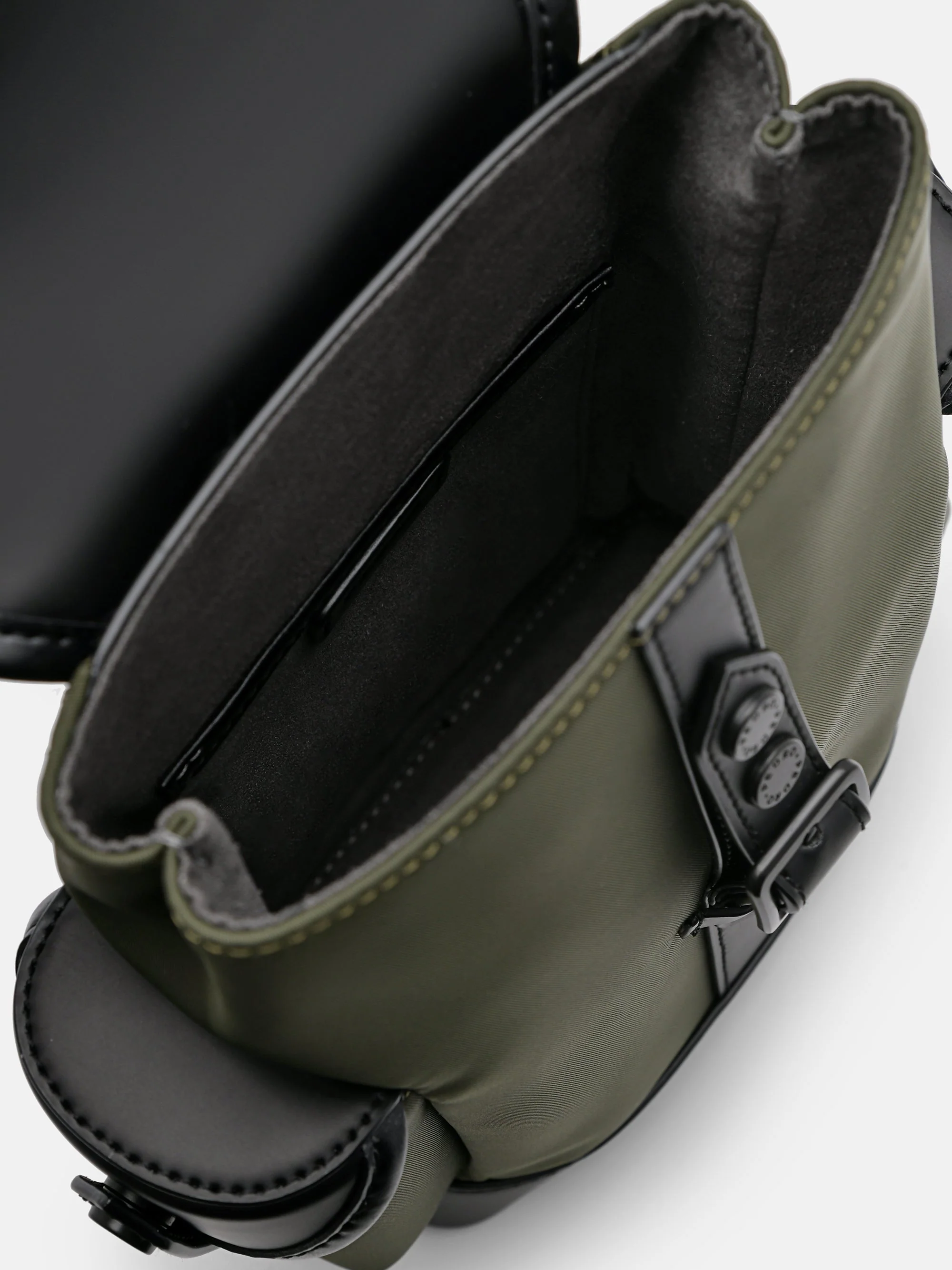 Jones Sling Pouch - Image 12